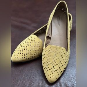Ballet flats size 8.5 yellow cutout never worn